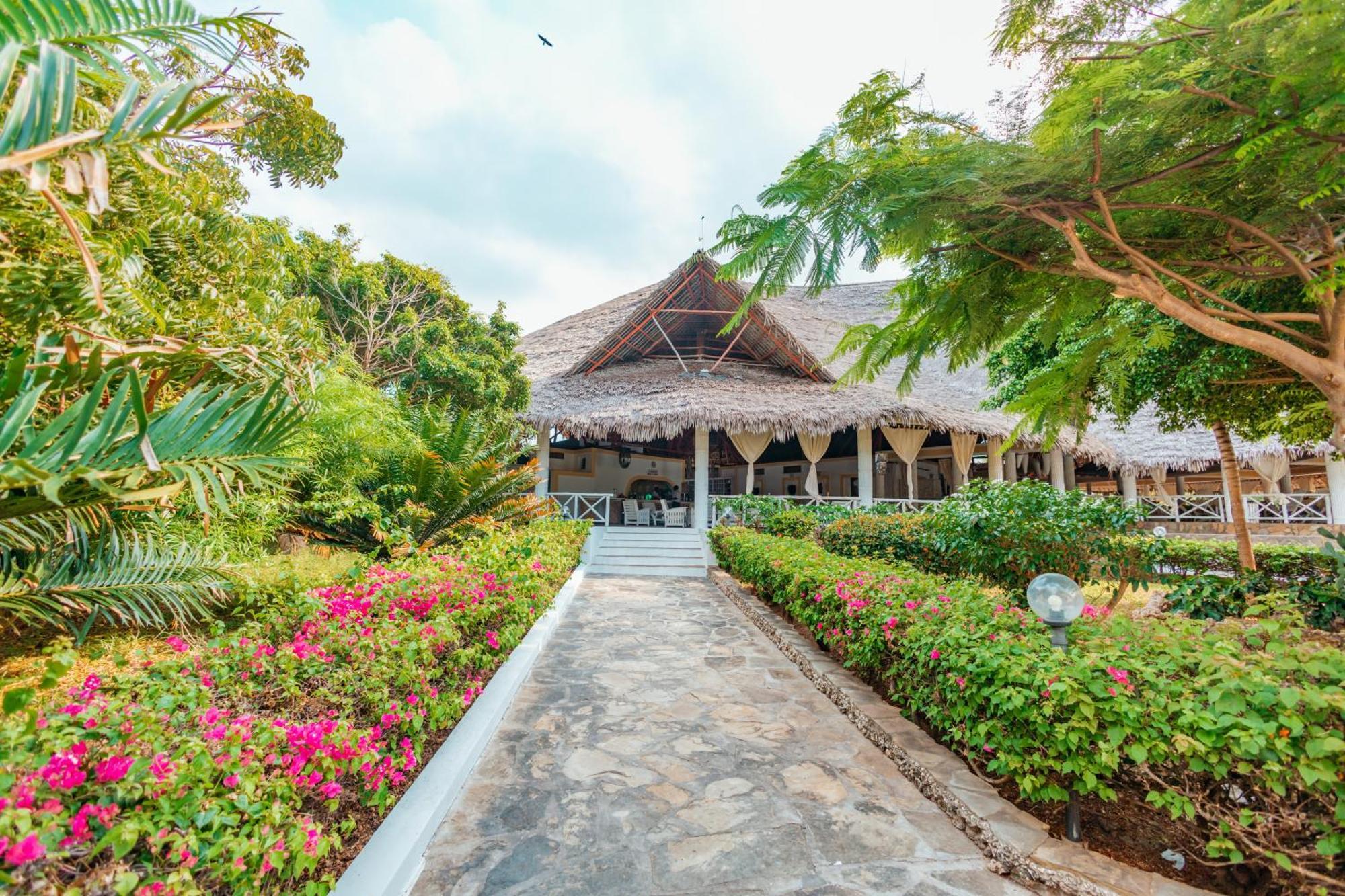 Twiga Beach Resort Ватаму Экстерьер фото